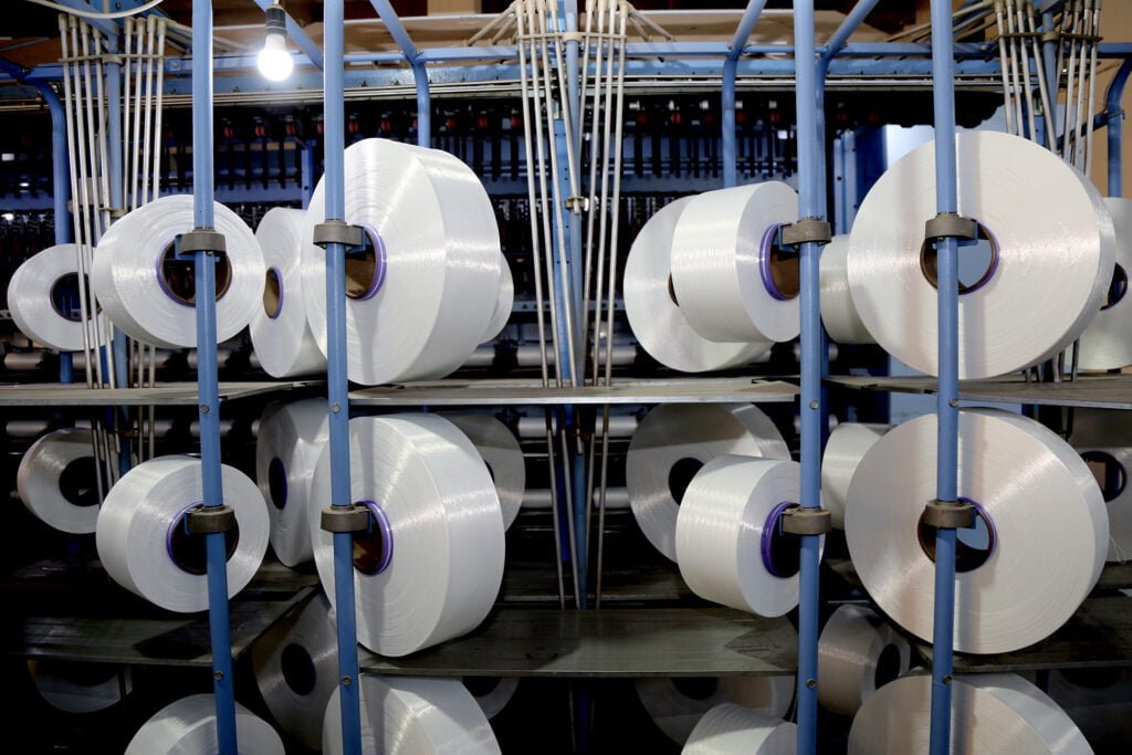 خيوط البوليستر